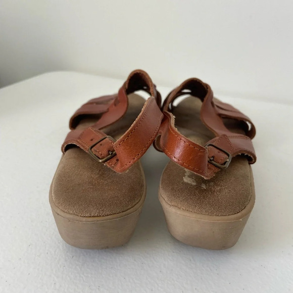 Cabin Creek Women’s interwoven strap sandals — size 8 - Picture 2 of 9